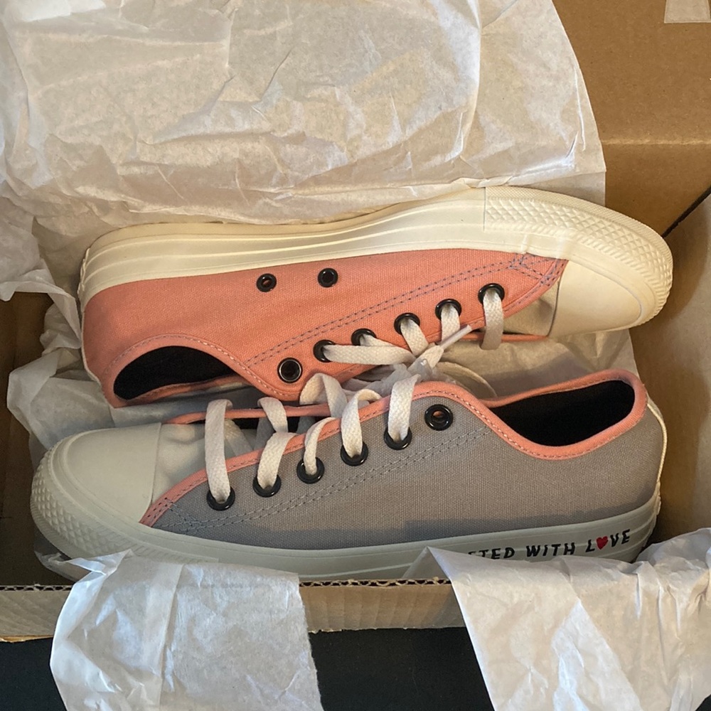 Custom pink and gray converse